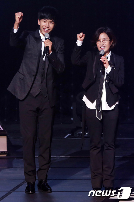 가수 이승기(왼쪽), 이선희ⓒ 뉴스1