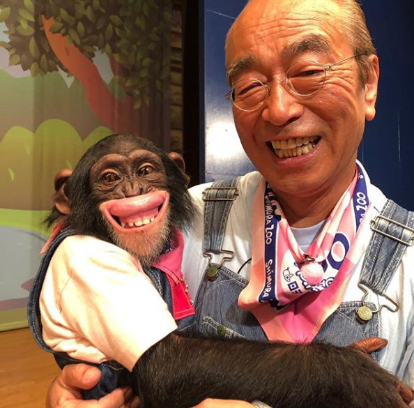 일본의 국민 개그맨 시무라 켄(70)이 코로나19로 사망해 일본 사회가 충격에 빠졌다. / SNS