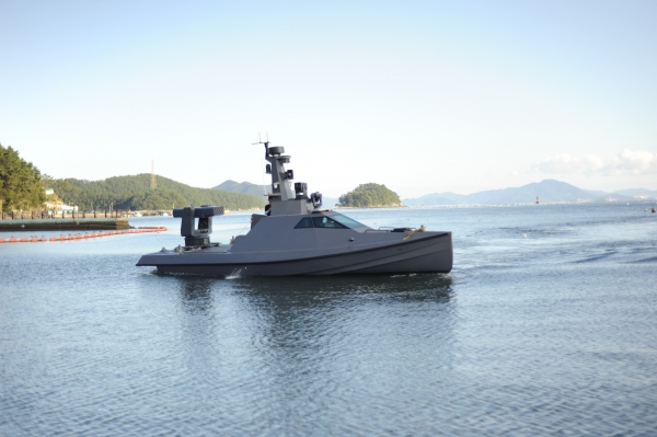 21일부터 23일까지 3일간 엘아이지(LIG)넥스원에서 개발한 무인선박 해검Ⅱ를 대상으로 해상감시와 인명구조 활동에 중점을 두고 실시했다.