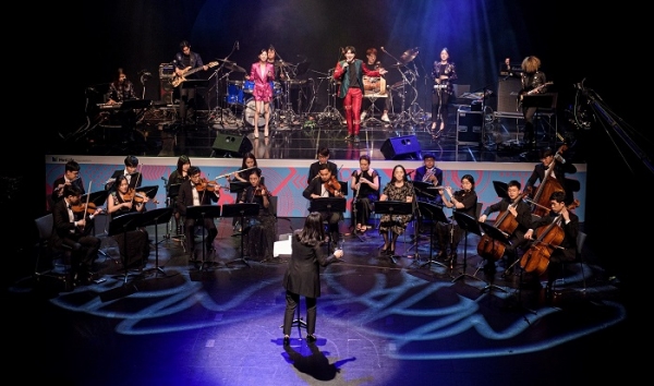 크로스오버 국악 밴드 AUX와 코리아 아트빌리티 체임버가 함께한 ‘메트라이프 Gift콘’ 공연모습