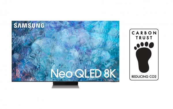 삼성 Neo QLED 8K 모델과 Reducing CO2 인증 로고 이미지
