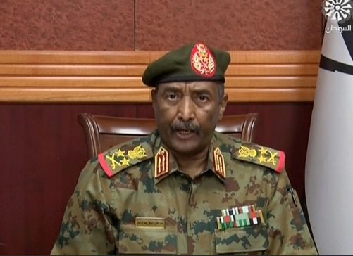 쿠데타를 일으킨 수단 군부 지도자 압델 파타 부르한 / 수단 국영 방송