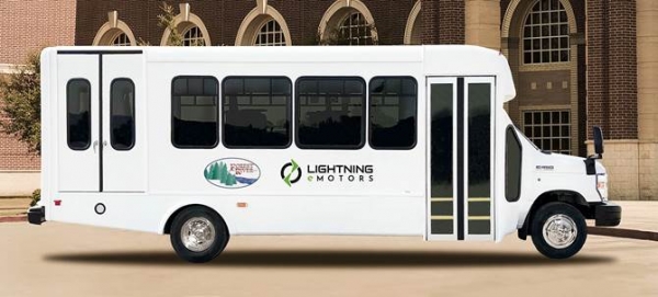 포레스트 리버 버스社의 전기 버스 – 이미지 출처 : 라이트닝 이모터스 공식 홈페이지