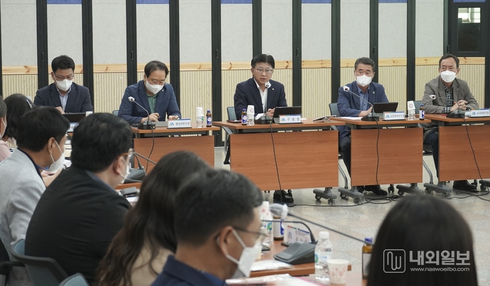 사진은 민선8기 정책자문단 회의 모습.
