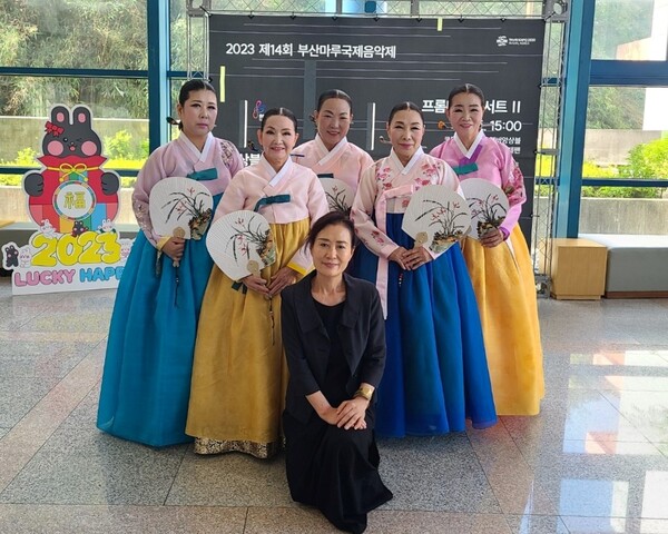 합천문화원 늦깍이 우리춤반, 전국무용예술제 금상 수상 < 부산/경남... 내외일보 합천문화원 늦깍이 우리춤반, 전국무용예술제 금상 수상 - 내외일보