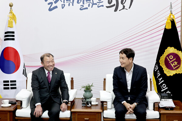                          김기윤 금산군 의회 의장                /               이상래 대전시의회 의장