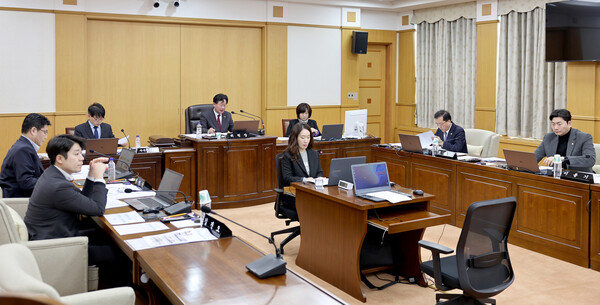                                          대전시의회 행정자치위원회(위원장 이재경)