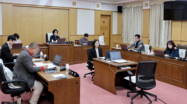                                     대전시의회 교육위원회(위원장 박주화)